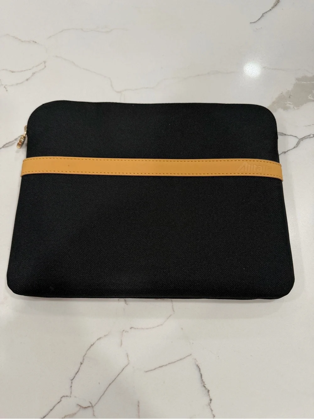 BVLGARI Parfums Alitalia First Class Amenity Cosmetic Bag Case Black Red